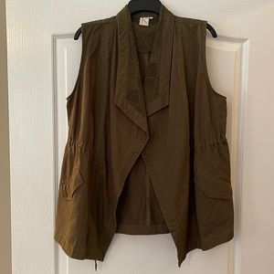 Kinnucan’s Women’s olive green vest